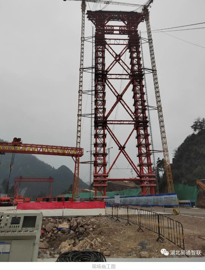 鶴峰溇水河上，峽谷中橋上建“橋”，配合完成宜來(lái)高速高難度架橋建設(shè)！