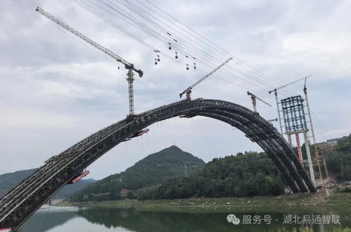 通江河特大橋｜北斗GNSS起重機群防碰撞系統(tǒng)創(chuàng)新實踐